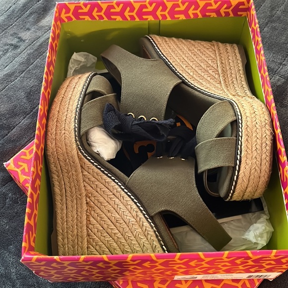 Tory Burch lace up espadrille - Picture 6 of 8